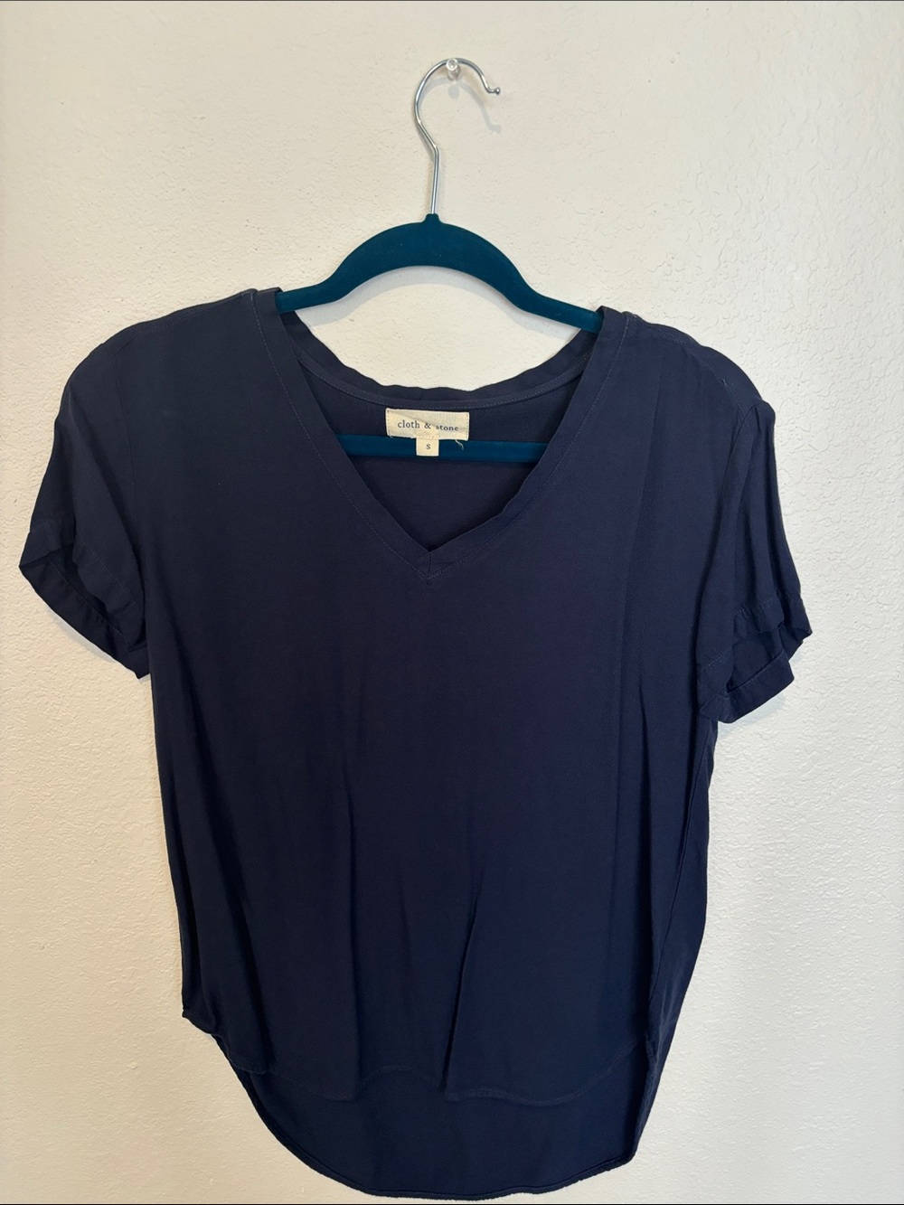 cloth & stone Navy V-Neck blue V-neck Short Sleeve Tee